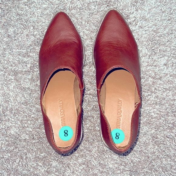 Pointed toe low cut booties - Picture 3 of 8